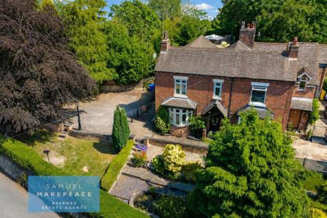 Gorgeous Three Bedroom Semi Detached Property wit