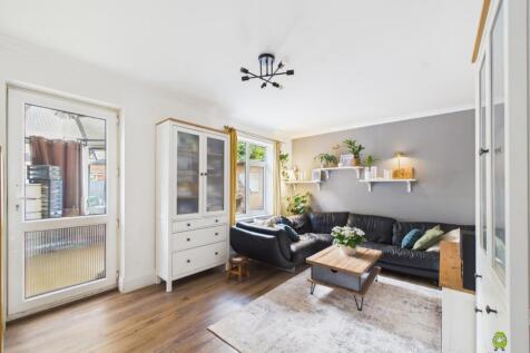 Presented by Nicoleta at EweMove Bexleyheath and D