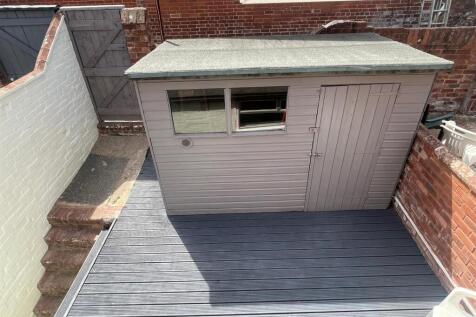 Sunny Rear Courtyard
