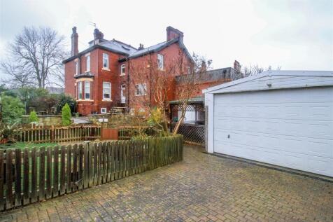 GARAGE & DRIVEWAY