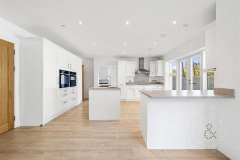 The Paddock (16).jpg