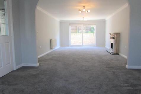 5 Bedroom Detached in HD8 0FS