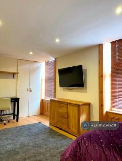 Huge Ensuite Rooms With Smart Tvs