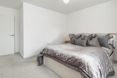 2 Archer Close (12).jpg