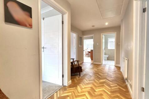 Sizeable Reception Hall 013