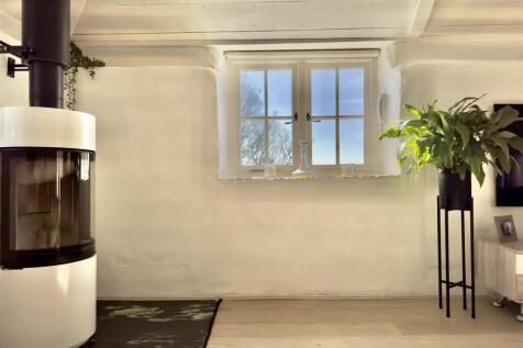 COTTAGE LOG BURNER.jpeg