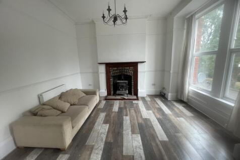 ** Zero Deposit Guarantee Available **
Recently renovated 4 bedroom House share | furnished | available now | L7 L7 All bills included Available immediately is this beautifully renovated 4-bedroom hou