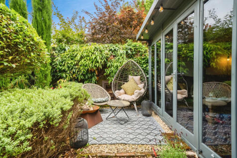 57074b5b--web-or-mls-98 20CLARENCE 20ROAD 20FINISH