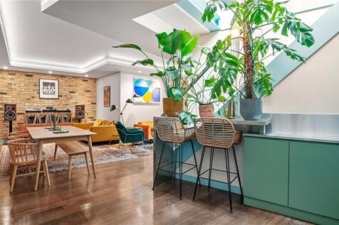Reception/Kitchen