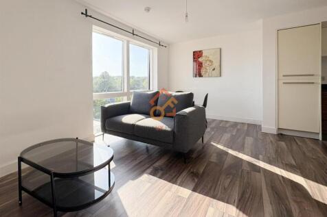 Let UK Home are excited to offer this spectacular one bedroom apartment in the heart of Hemisphere located in Birmingham, B5 7RJ. The flat comprises a spacious open kitchen with a stylishly attached d