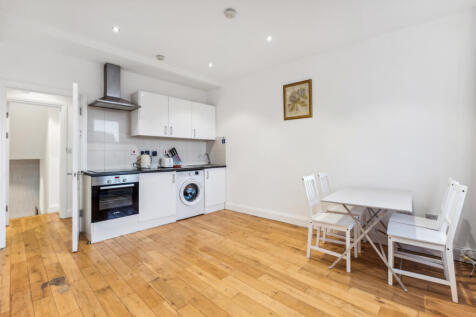 Kitchen / Reception