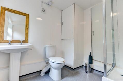 54 Argyle Road Bathroom 2