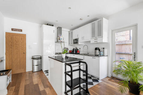 Reception/Kitchen