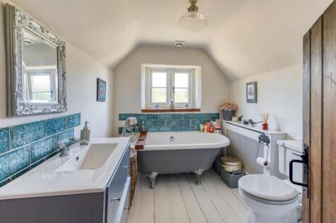 Leper House-internal-01.jpg