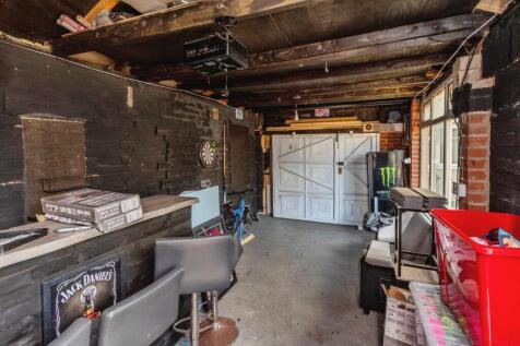 Garage/Games Room