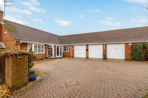 25 Kingfisher Drive (Surfleet)-8.jpg