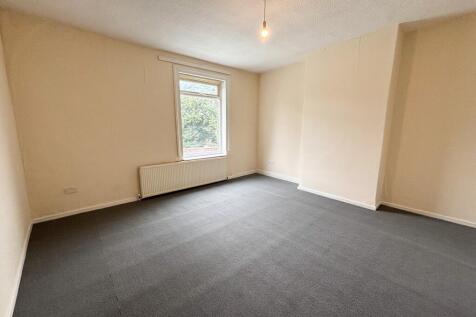 3 Bedroom Flat in SK6 1EQ