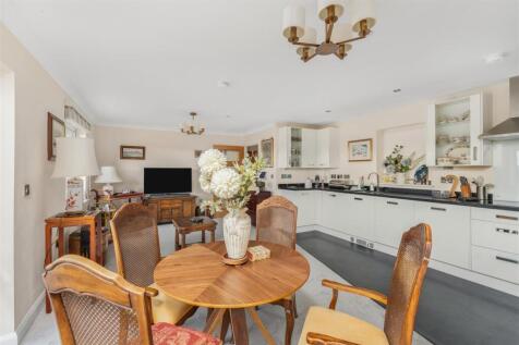 77 Park Gardens, Banbury-10.jpg