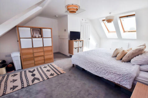 Principal Bedroom...