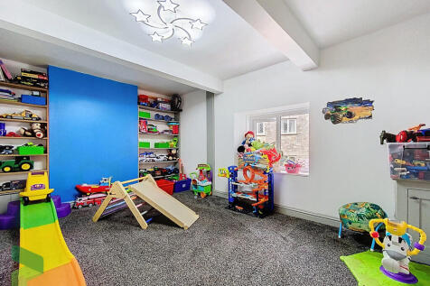 Living Room curre...