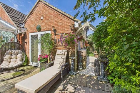 CAM05454G0-PR0043-STILL005