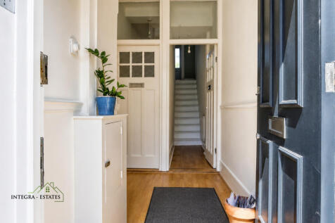 Glenton-road-se13-private-entrance-door