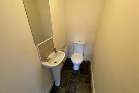 Downstair toilet.jpg