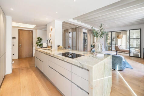 Modern old town apartment in Palma