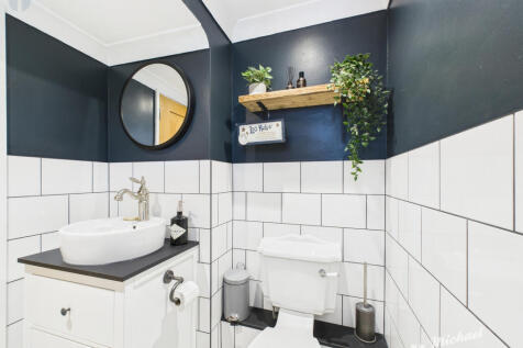 CAM03218G0-PR0606-STILL011