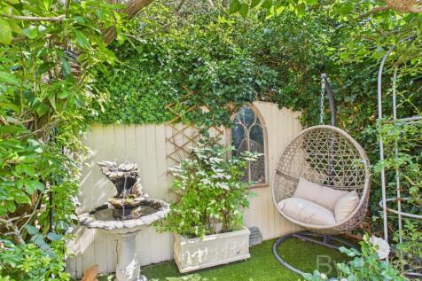 CAM05454G0-PR0043-STILL007