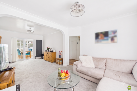 Presented by Nicoleta at EweMove Bexleyheath and D