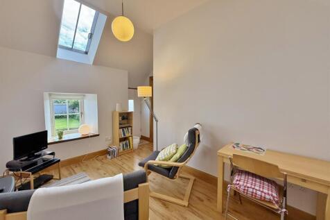 Little Wellingtonia dining space