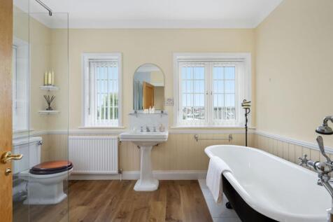 Family Bathroom with Roll Top Bath
