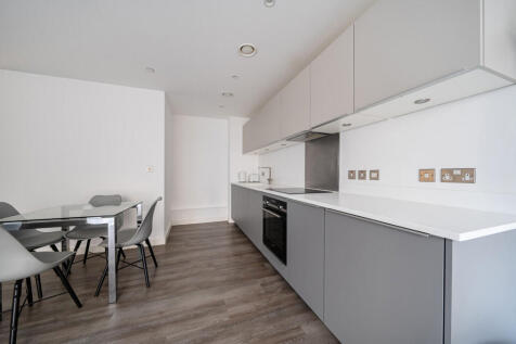 1372133-9-68fa040...