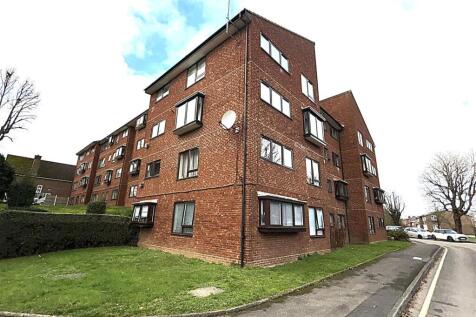COMMUNAL GROUNDS & PARKING
