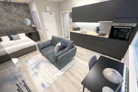 Flat in LS1 3LA