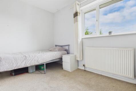 CAM03729G0-PR0155-STILL005