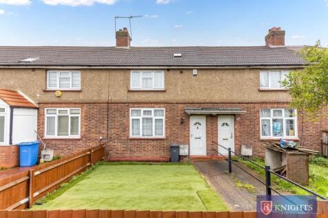 Knights are delighted to offer this three bedroom 1930's property, located on the borders on Palmers Green and within easy reach of the A10 & A406. The property is in excellent condition throughout an