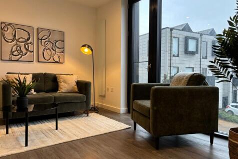 Leef are delighted to present this brand-new, fully furnished, one bedroom apartment close to Manchester City Centre and local amenities.Immaculate throughout with a prestige furniture pack included.