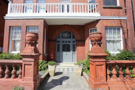 2, 19 Palmeira Avenue External (1).JPG