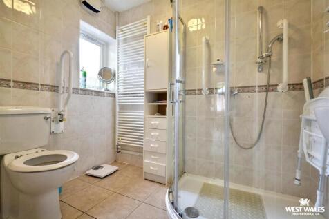 Ensuite shower room
