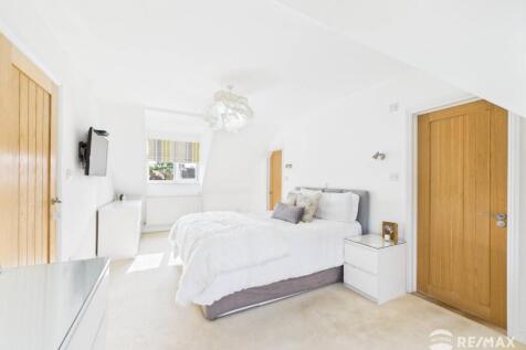 Master Bedroom.jpg
