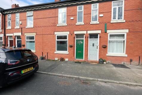 South Manchester Homes are pleased to offer for rent this beautiful 2 bedroom terrace house in Rusholme. The property is conveniently located close to Manchester City Centre and also the universities.
