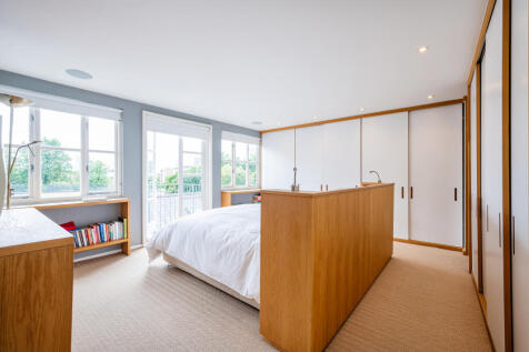 7 Old Library Apartments (30).jpg