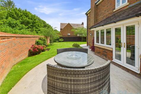 CAM04024G0-PR0030-STILL041