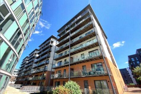 Available AUGUST. Philip James Manchester are proud to present this fabulous two double bedroom apartment situated in Manchester city centre. This high spec apartment comes fully furnished and compris