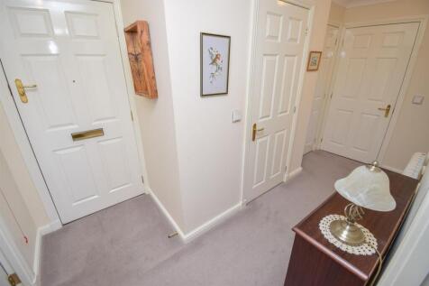 HALLWAY-2.jpg