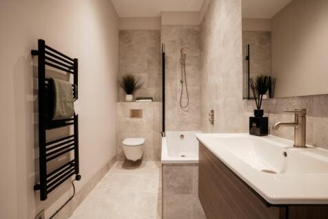 5 bed, 4 bath Town House in Edinburgh - Photo 12