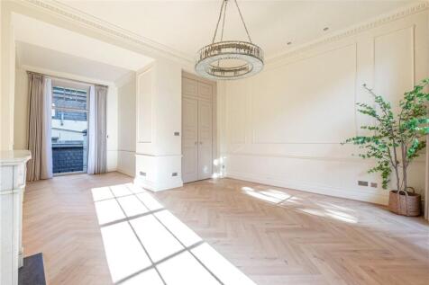 1st Floor Reception