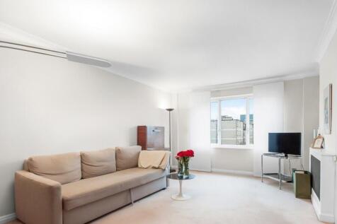 2 bed, 2 bath Apartment in London - Photo 10